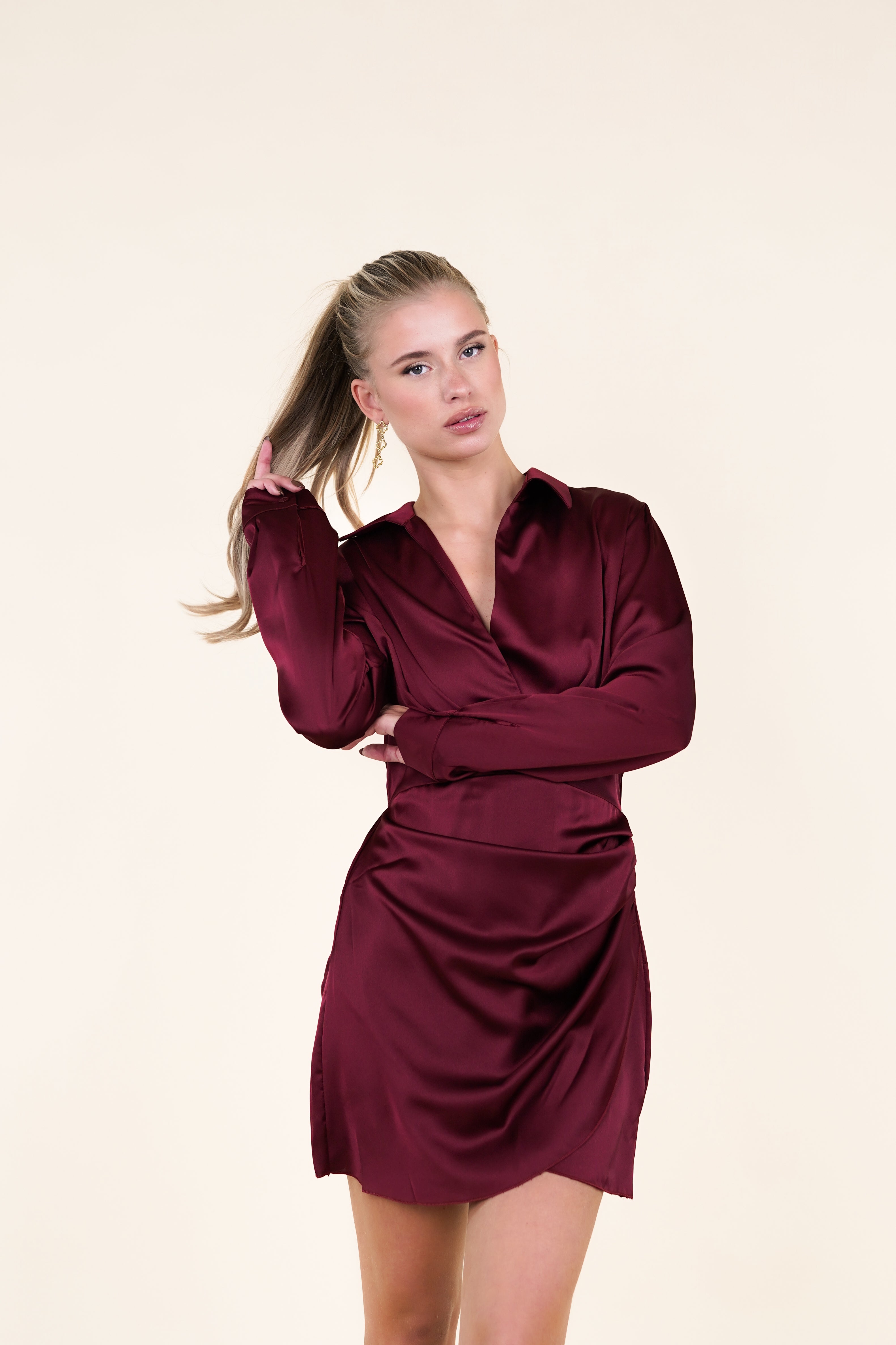 Satin jurk met lange mouwen burgundy - Xeni