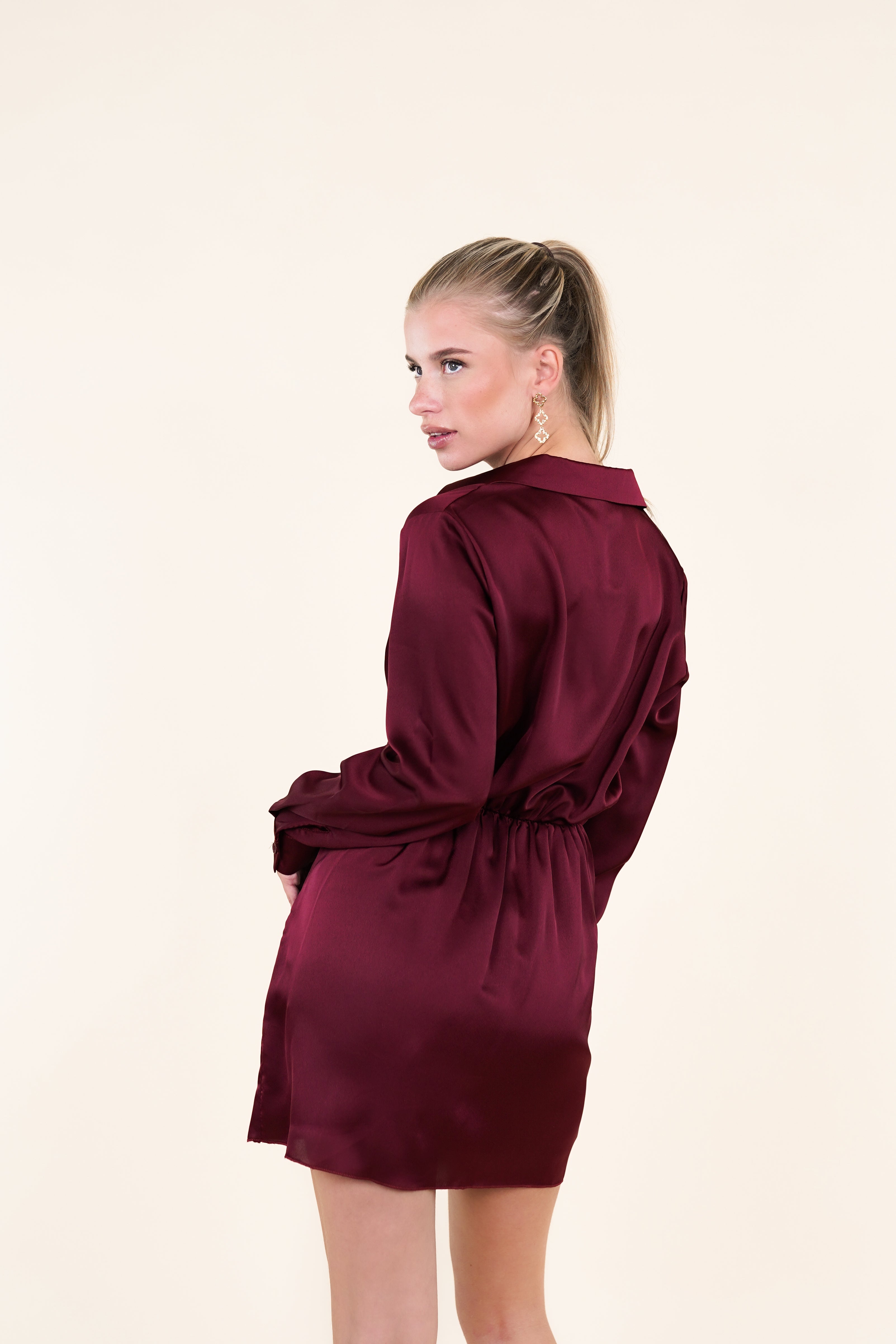 Satin jurk met lange mouwen burgundy - Xeni